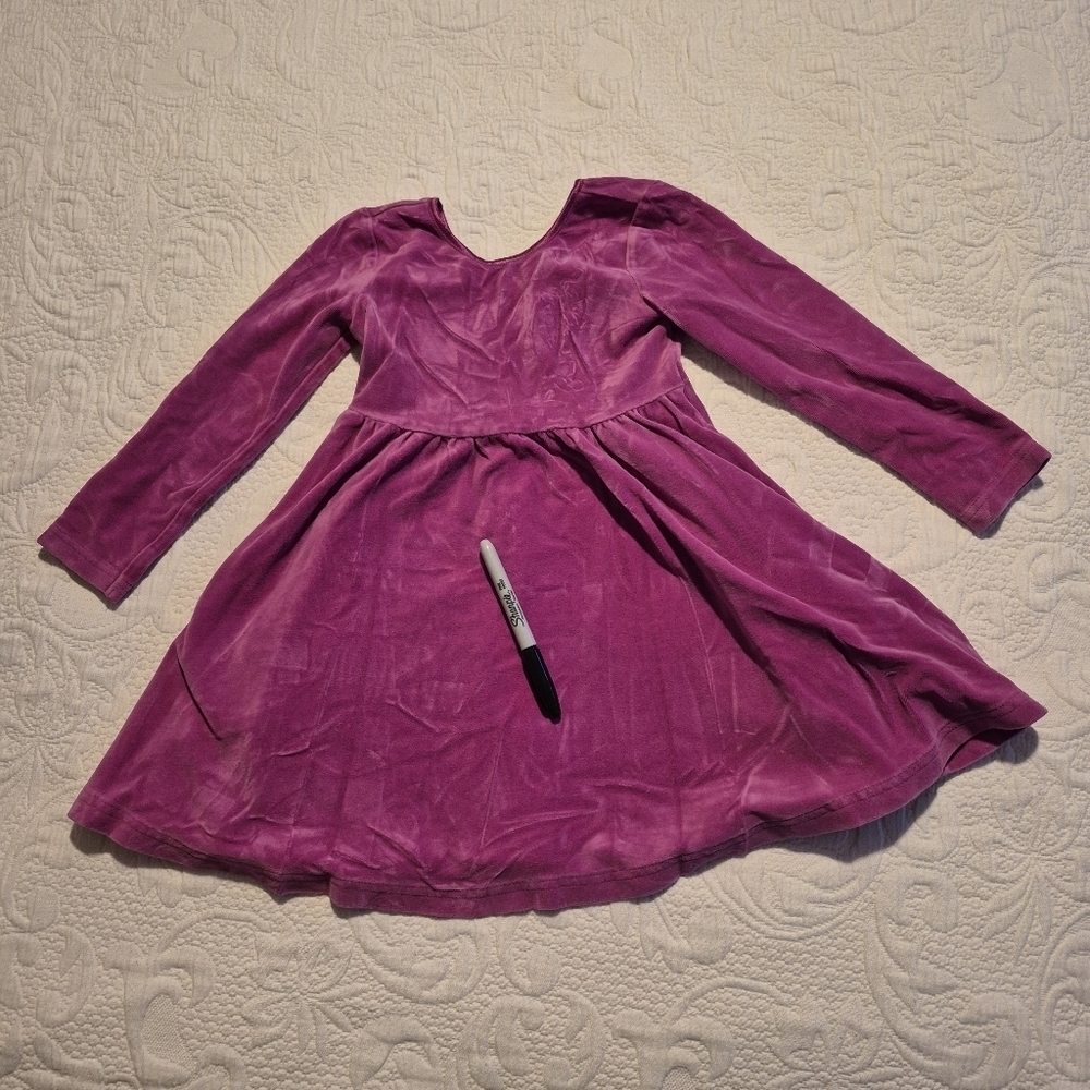 Hanna Andersson girls size 100 or 4 purple velour dress with pockets, 2 marks